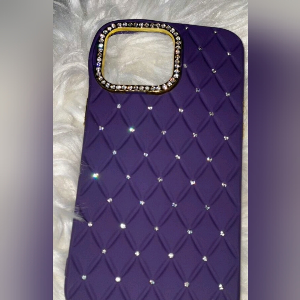 Diamond Pattern Rhinestone Case - Picture 3 of 3